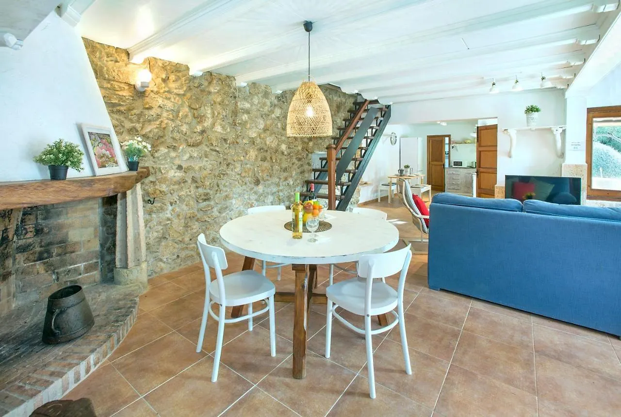 פוינסה Villa Mairata